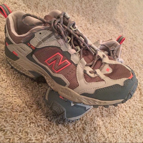 🎉SALE🎉New Balance 7.5 Women’s Running Shoe Gray - Picture 1 of 6